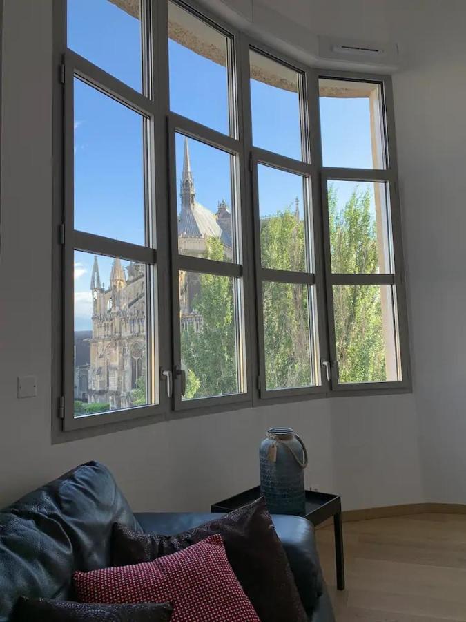 Loft Des Sacres - Vue Unique Sur La Cathedrale Apartment Reims Luaran gambar