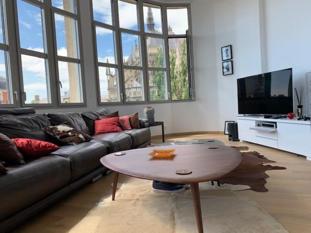 Loft Des Sacres - Vue Unique Sur La Cathedrale Apartment Reims Luaran gambar