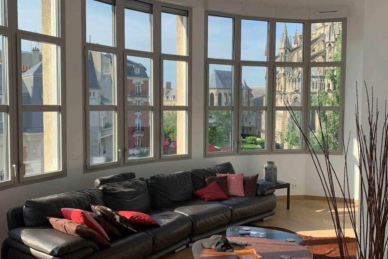 Loft Des Sacres - Vue Unique Sur La Cathedrale Apartment Reims Luaran gambar