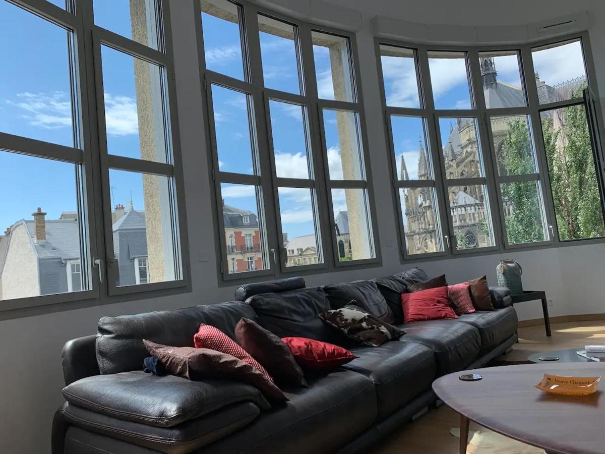 Loft Des Sacres - Vue Unique Sur La Cathedrale Apartment Reims Luaran gambar