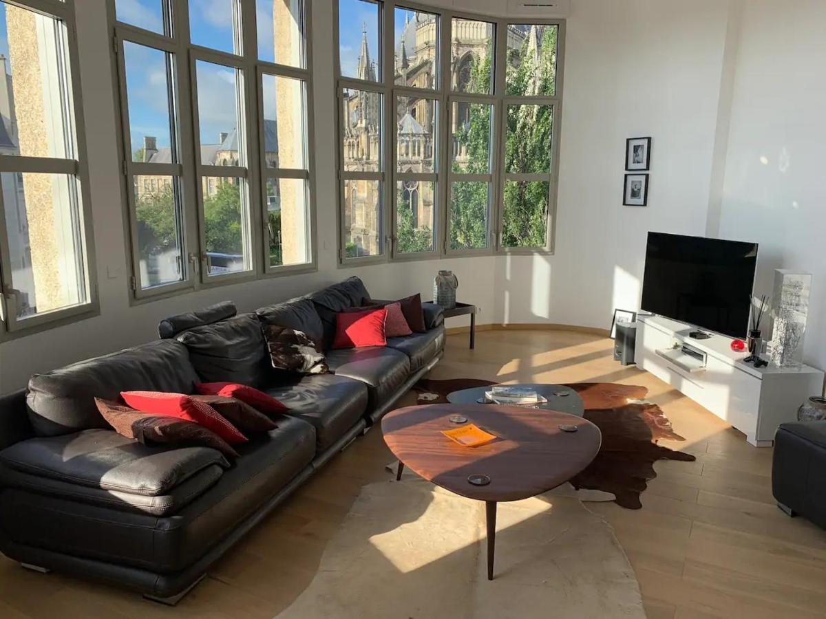 Loft Des Sacres - Vue Unique Sur La Cathedrale Apartment Reims Luaran gambar